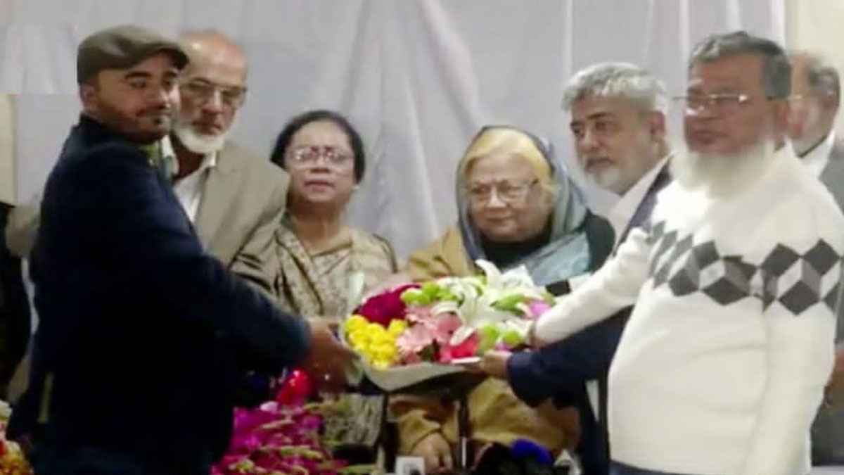 পিরোজপুরে তিন ইউপি চেয়ারম্যানসহ অর্ধশতাধিক নেতার বিএনপিতে যোগদান