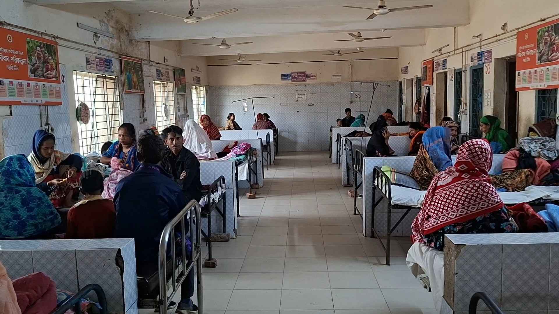 সরকারি হাসপাতালে গর্ভবতী নারীদের সেবা সংকটের অভিযোগ: রেফারের ভোগান্তি