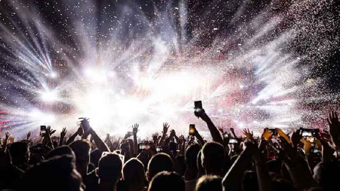 বাতিল ও স্থগিতাদেশে আক্রান্ত কনসার্ট, ভালো নেই পেছনের মানুষগুলো