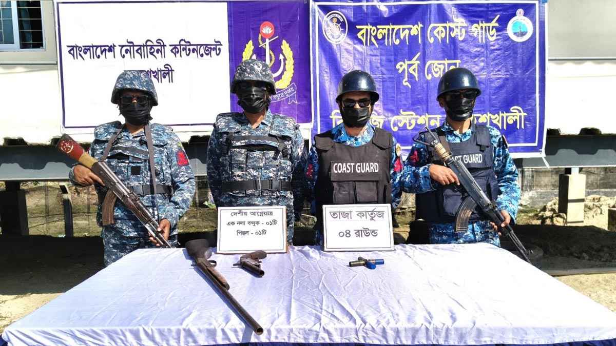 মহেশখালীতে আগ্নেয়াস্ত্র উদ্ধার