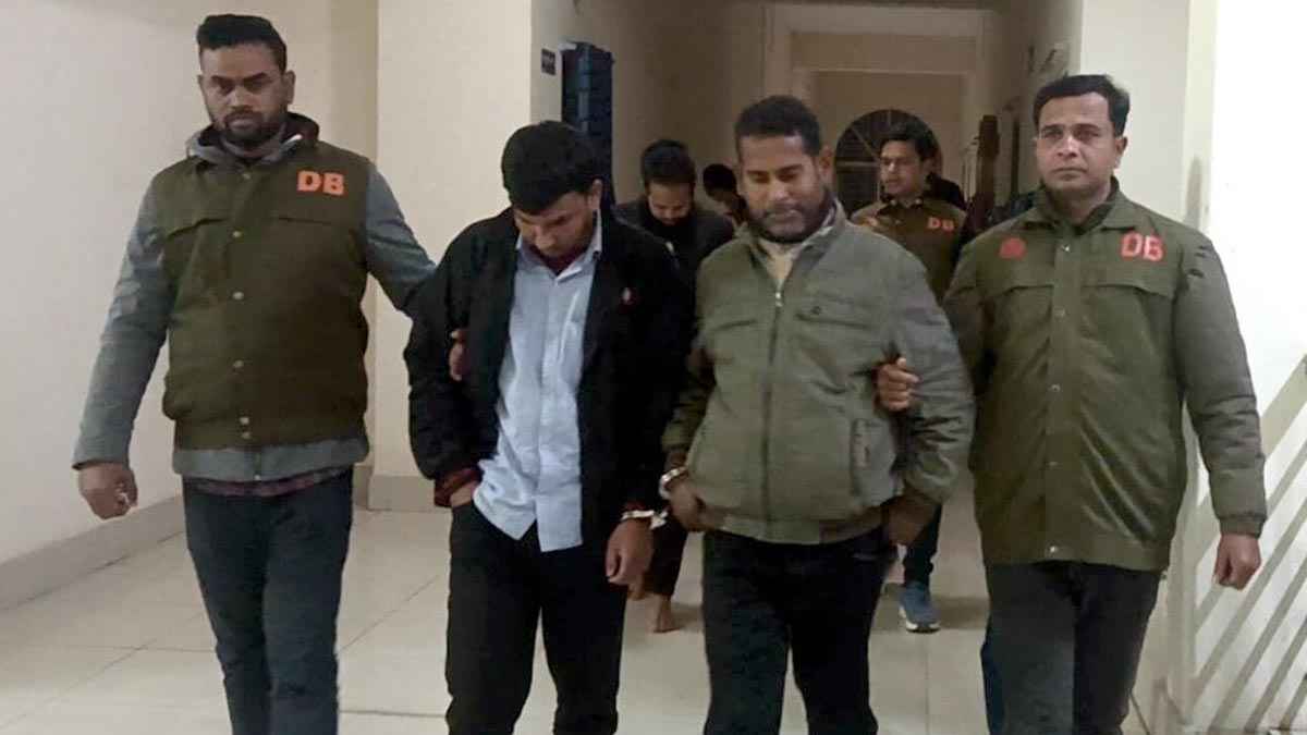 দিনাজপুরে শিক্ষক নিয়োগ পরীক্ষায় ডিভাইসসহ আটক ১৮