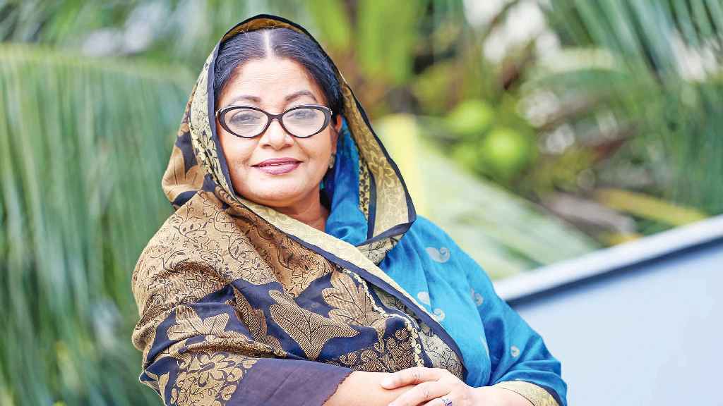 ‘দম’ নিয়ে ফিরছেন ডলি জহুর 