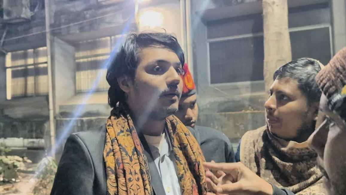 ভোটগণনা স্থগিতের মধ্যেই জবি ক্যাম্পাসে বহিরাগরা, নিরাপত্তা নিয়ে প্রশ্ন