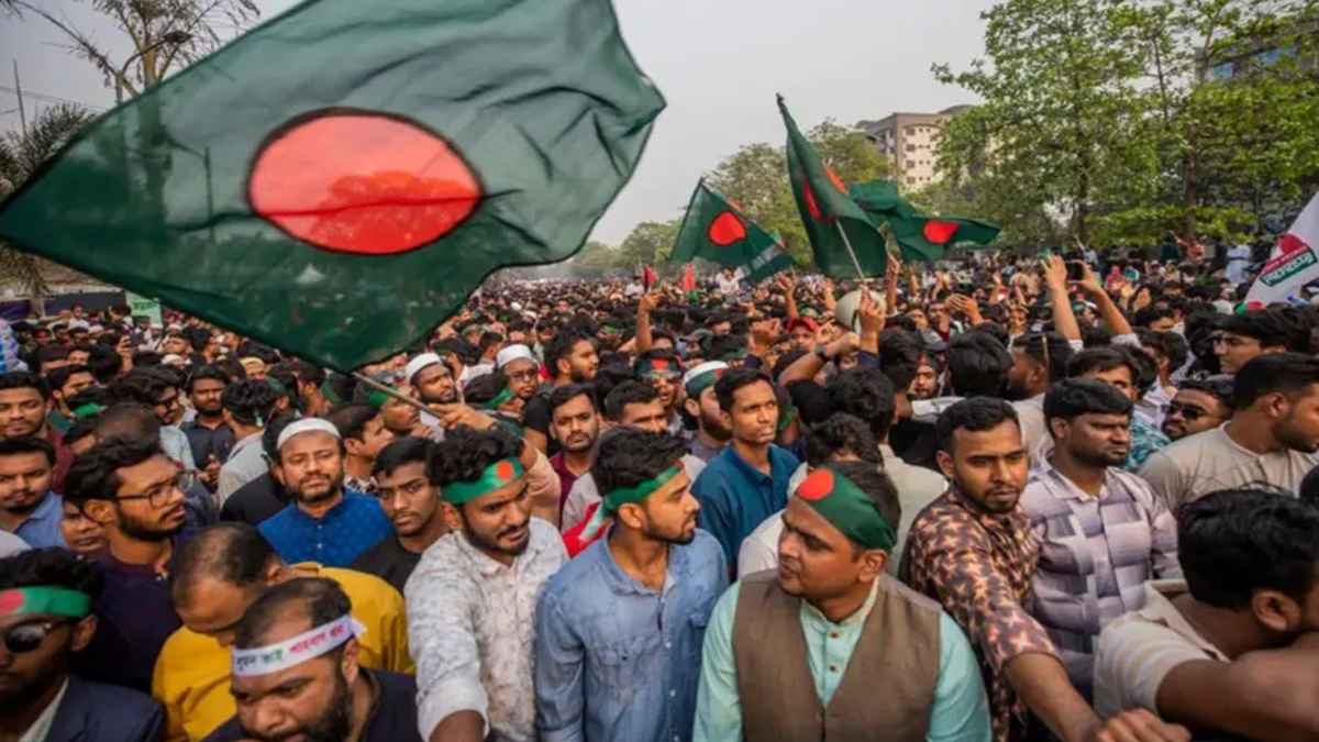 ভোটের ফলাফলে কেন ‘গেম চেঞ্জার’ হতে পারেন ‘সুইং ভোটাররা’