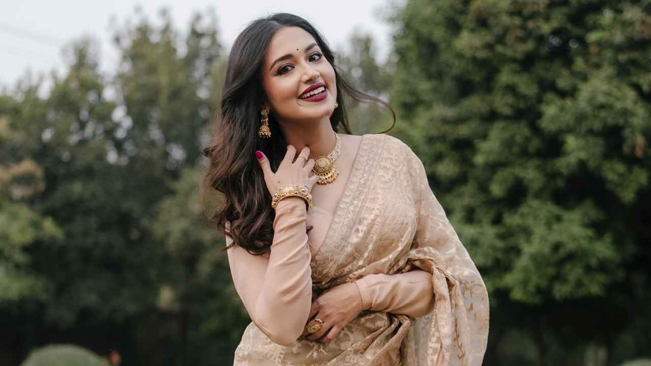 মায়ের শাড়িগুলো পৃথিবীর সবচেয়ে সুন্দর শাড়ি:  ফারিণ   