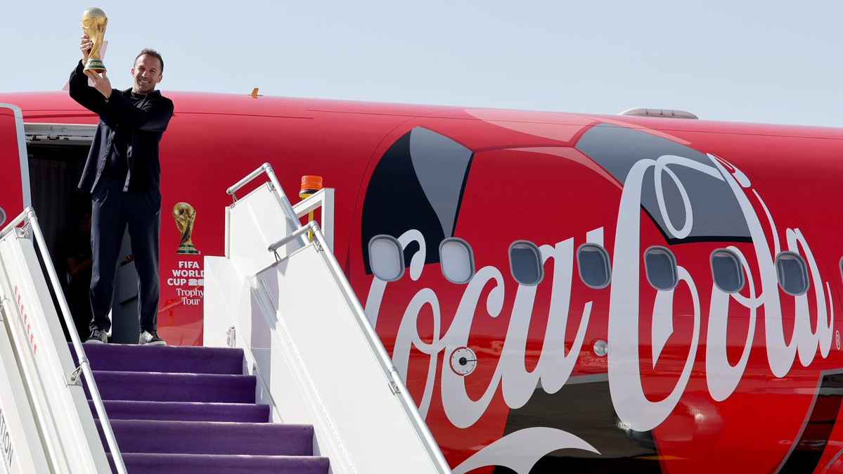 ফিফা বিশ্বকাপ ট্রফি ট্যুর শুরু হয়েছে রিয়াদে, বাংলাদেশে আসবে কবে