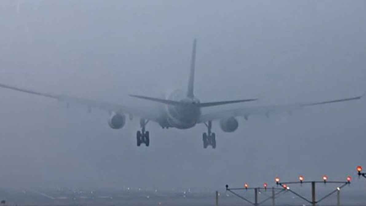 লঘুচাপের প্রভাবে বাড়বে কুয়াশা, বিঘ্ন হতে পারে নৌ-বিমান চলাচল