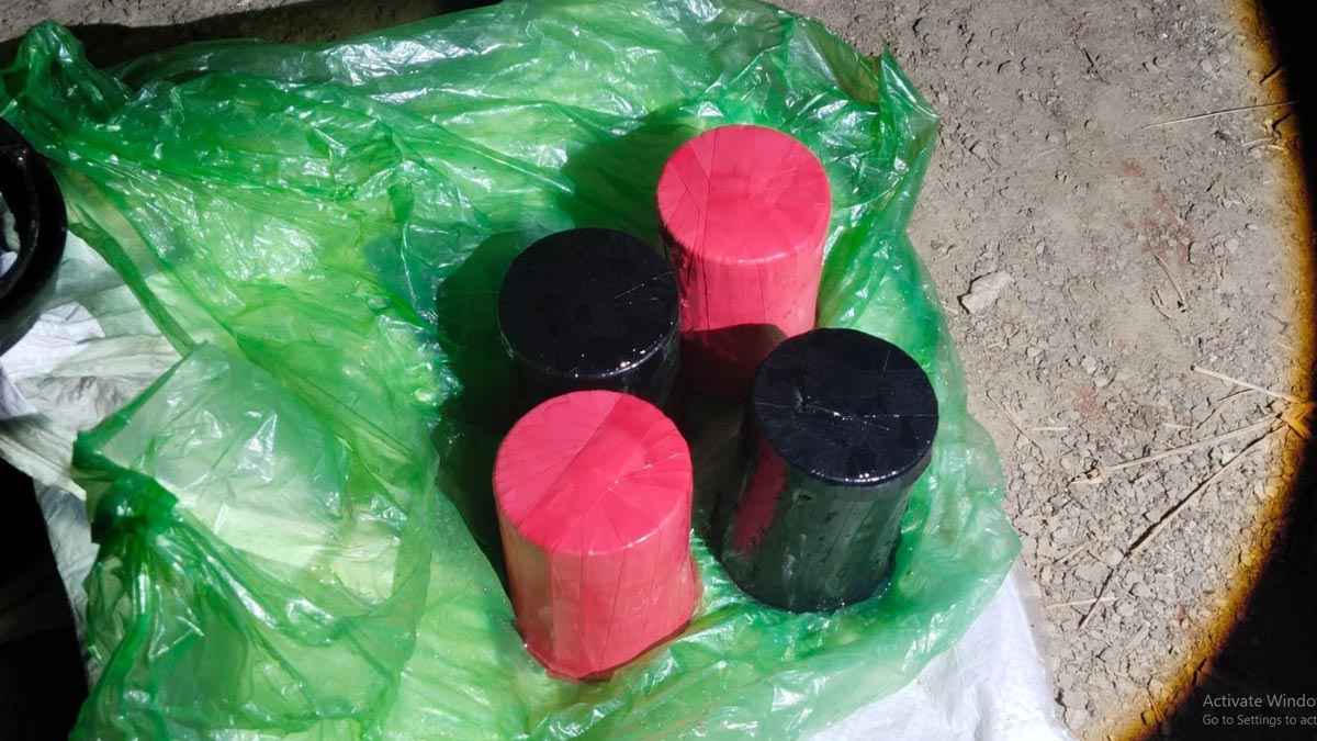 নগরকান্দায় পরিত্যক্ত অবস্থায় ৪ ককটেল বোমা উদ্ধার