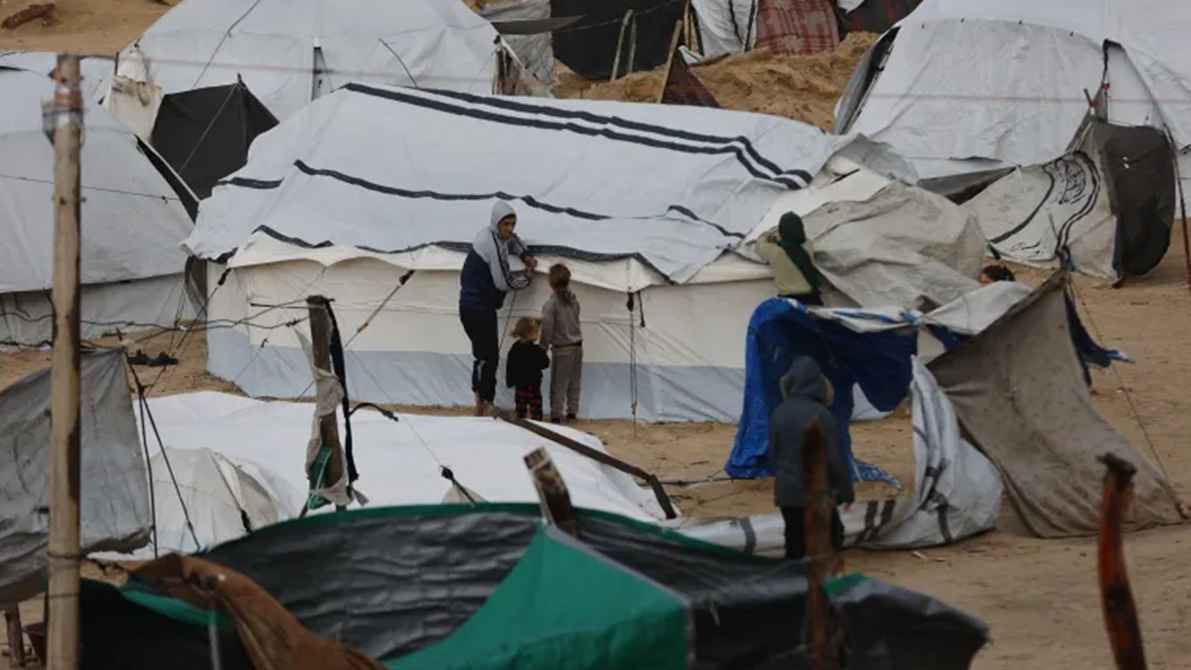 ঝড়ে ক্ষতিগ্রস্ত ভবন ধসে গাজায় ৩ নারীসহ পাঁচজন নিহত