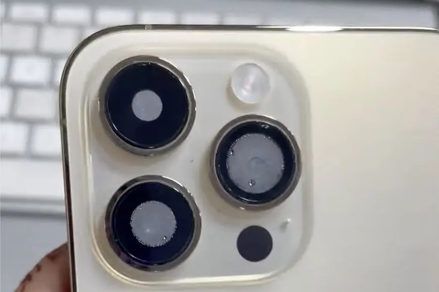 iPhone-camera-fog-black-spots