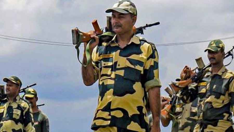 অবতরণের সময় ভেঙে পড়ল মহারাষ্ট্রের উপমুখ্যমন্ত্রীর বিমান