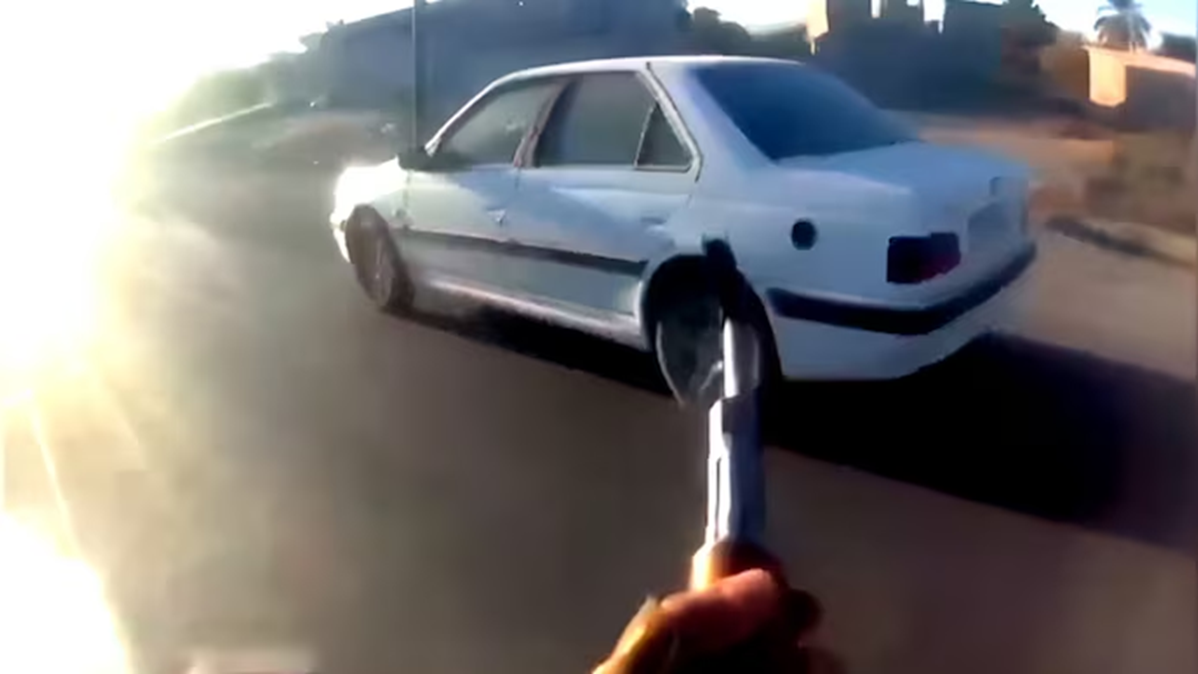 ইরানে চলন্ত গাড়িতে পুলিশ সদস্যকে গুলি করে হত্যা (ভিডিও)