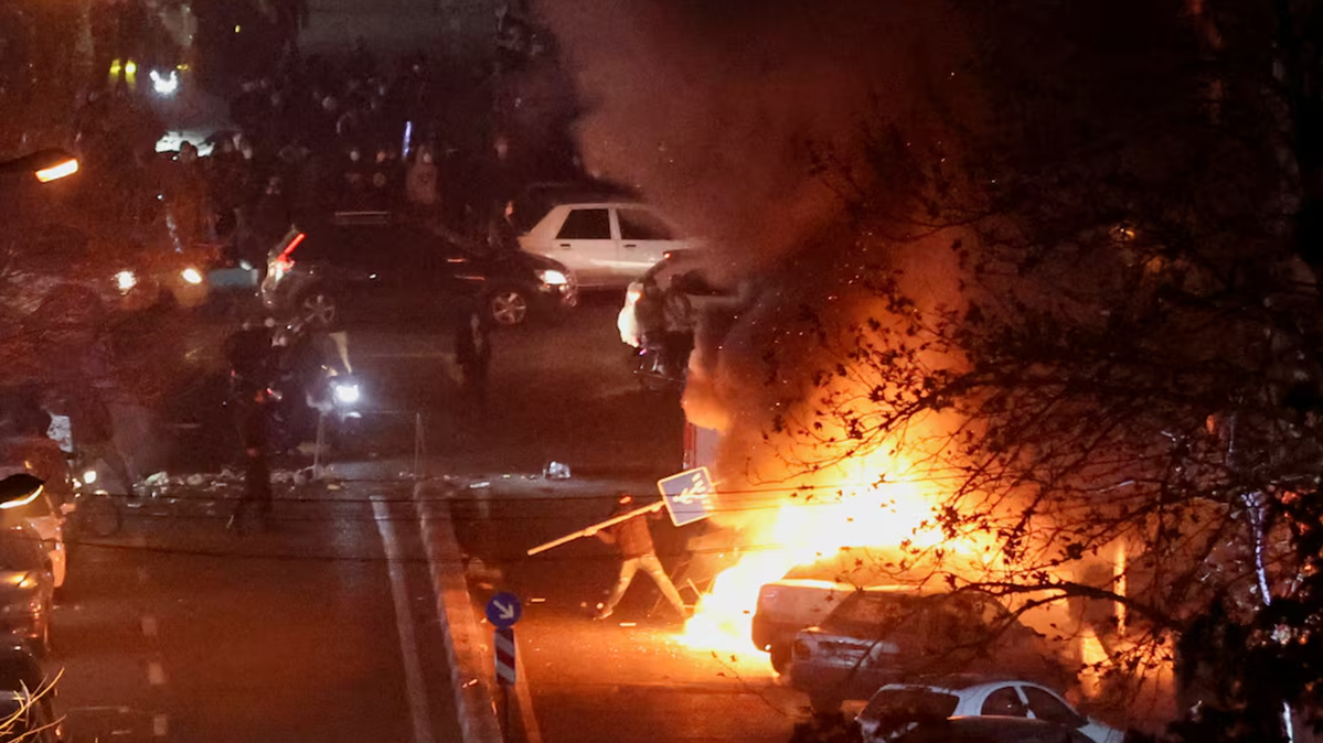 ইরানে বিক্ষোভ-সহিংসতায় ২ হাজার মানুষ নিহত: রয়টার্স