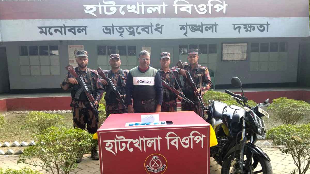 জয়পুরহাটে মাদকসহ সাবেক সেনাসদস্য আটক