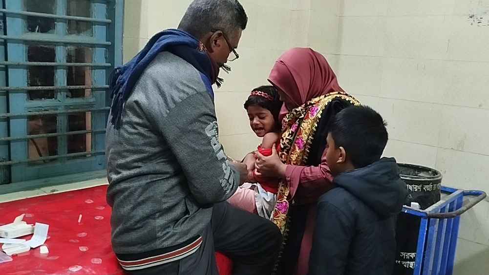 ঝিনাইদহে কুকুরের কামড়ে শিশুসহ আহত ৯, ভ্যাকসিন নেই হাসপাতালে