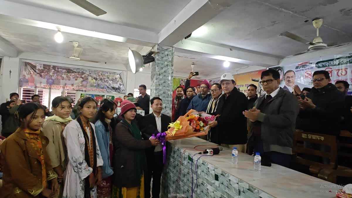 খাগড়াছড়িতে এনসিপি ছেড়ে ৩ শতাধিক নেতাকর্মী বিএনপিতে যোগদান