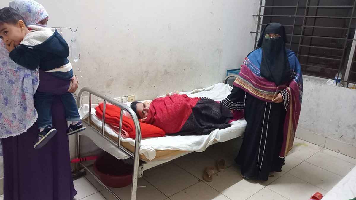 মাদারীপুরে গৃহবধূর ওপর হামলার ঘটনায় মামলা নিতে পুলিশের গড়িমসি