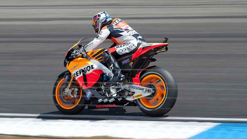 টিপস: মোটরসাইকেলে ব্রেক করার সঠিক নিয়ম