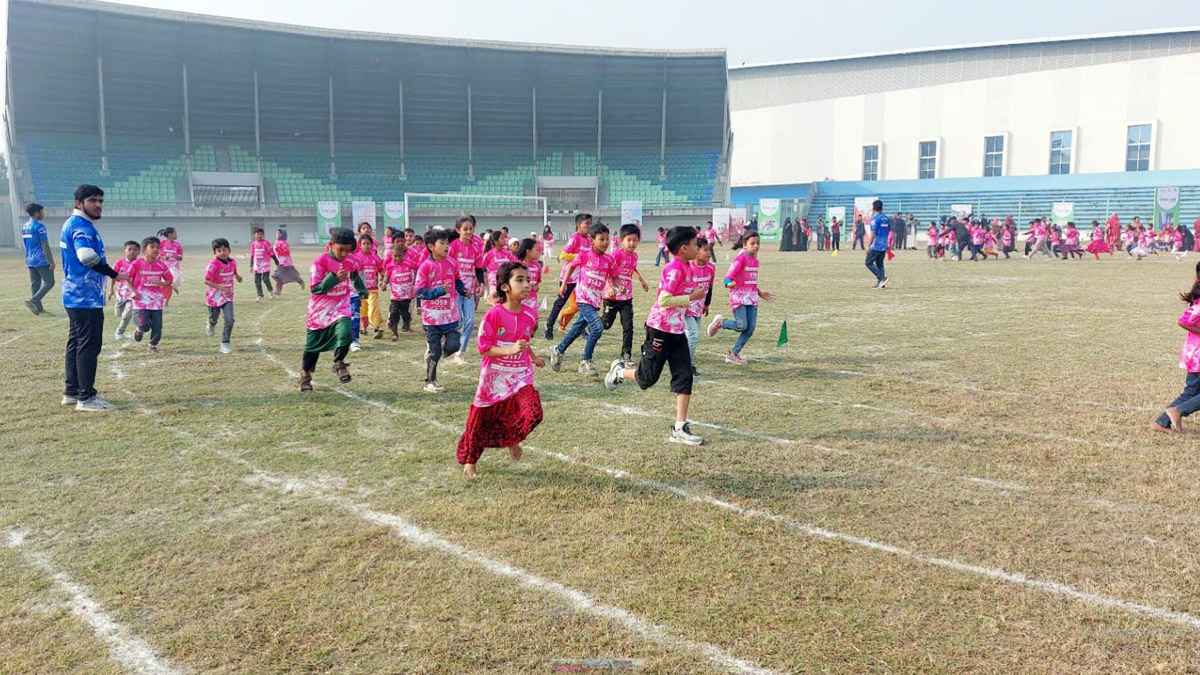 শেরপুরে শিশুদের ম্যারাথন দৌড় প্রতিযোগিতা অনুষ্ঠিত