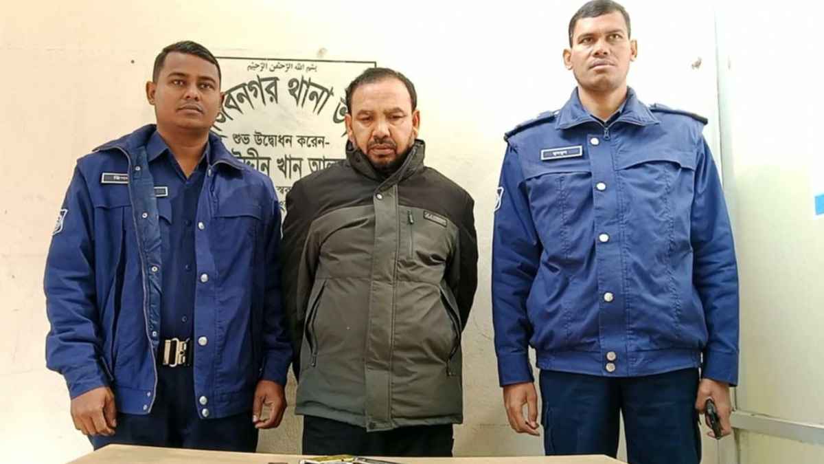 মুজিবনগরে বিদেশি পিস্তলসহ আটক ১