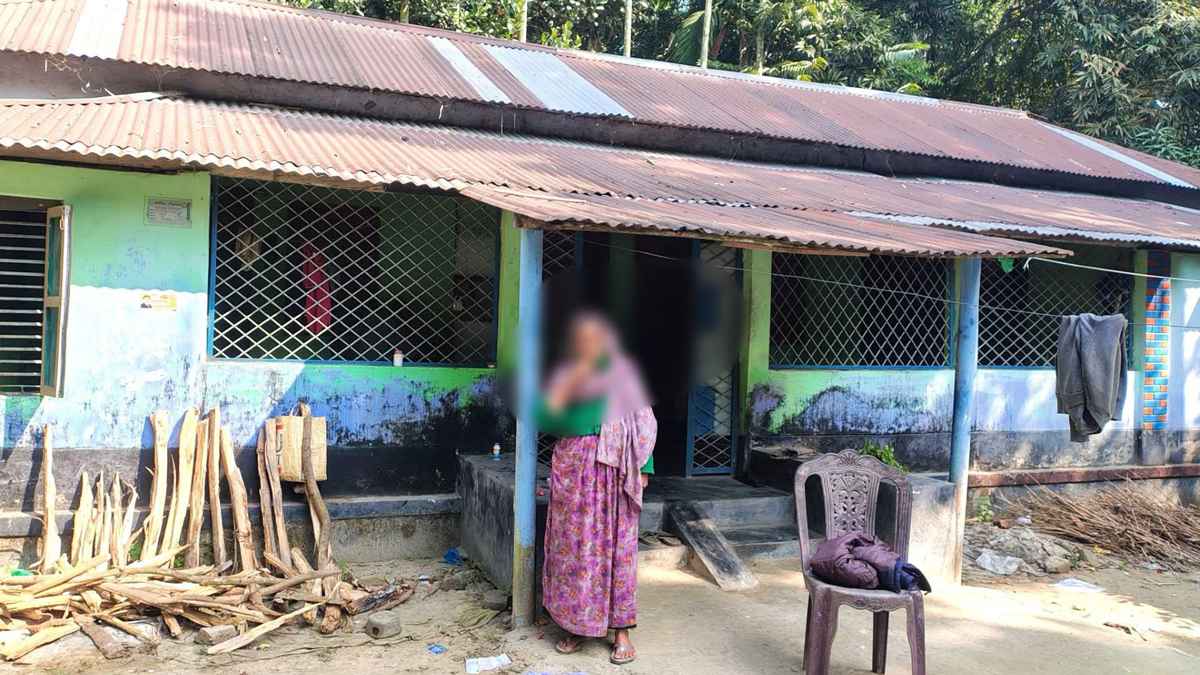 নড়াইলে গভীর রাতে ডাকাতি, মোটরসাইকেল, স্বর্ণ ও নগদ টাকা লুট