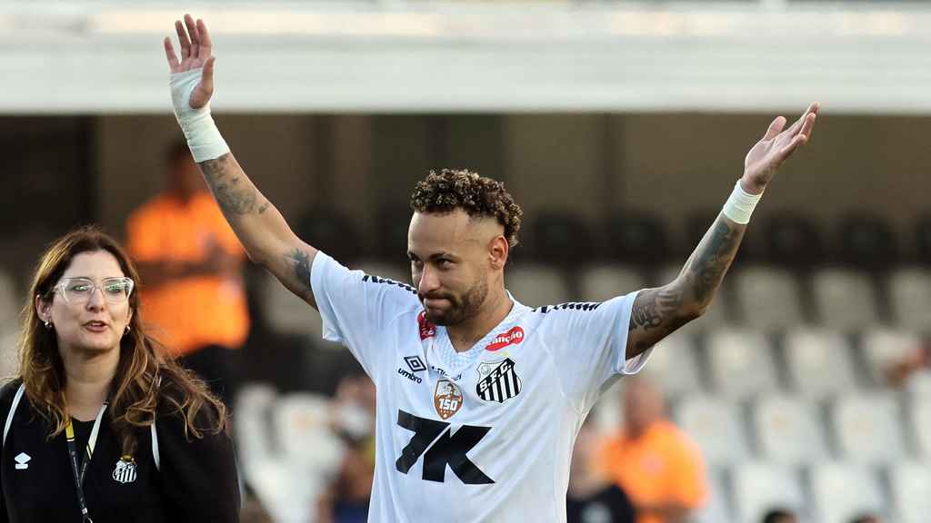 ইনজুরির যন্ত্রণায় অবসর নিয়ে নতুন তথ্য নেইমারের