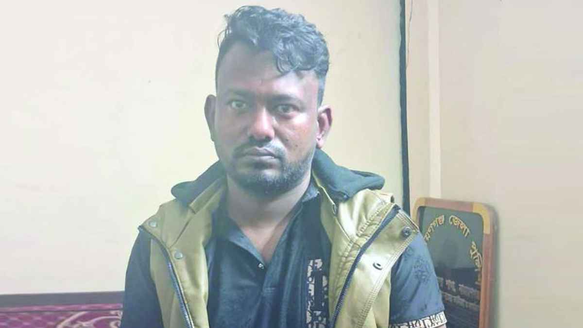 নারায়ণগঞ্জে ১৯ মামলার আসামি ‘টাইগার মোমেন’ গ্রেফতার