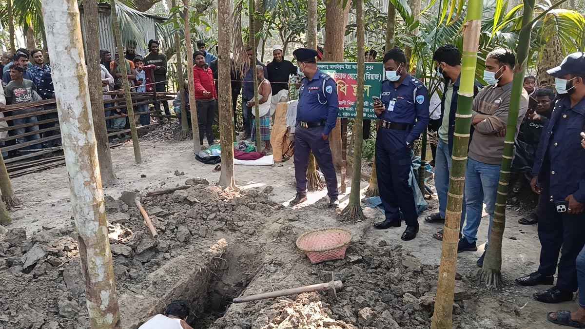 নোয়াখালীতে ১৭ মাস পর তোলা হলো ইমতিয়াজের লাশ