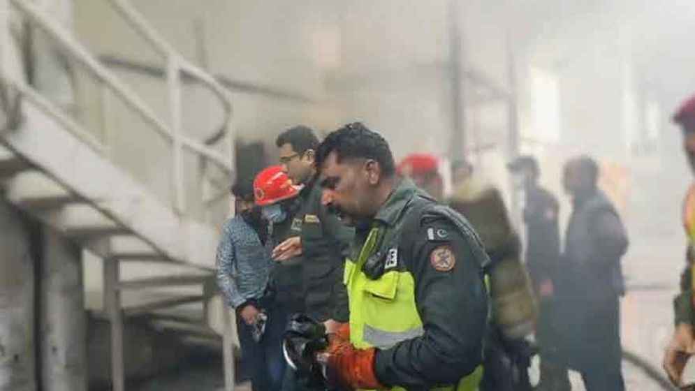 পাকিস্তানে হোটেলে অগ্নিকাণ্ডে নিহত ৩