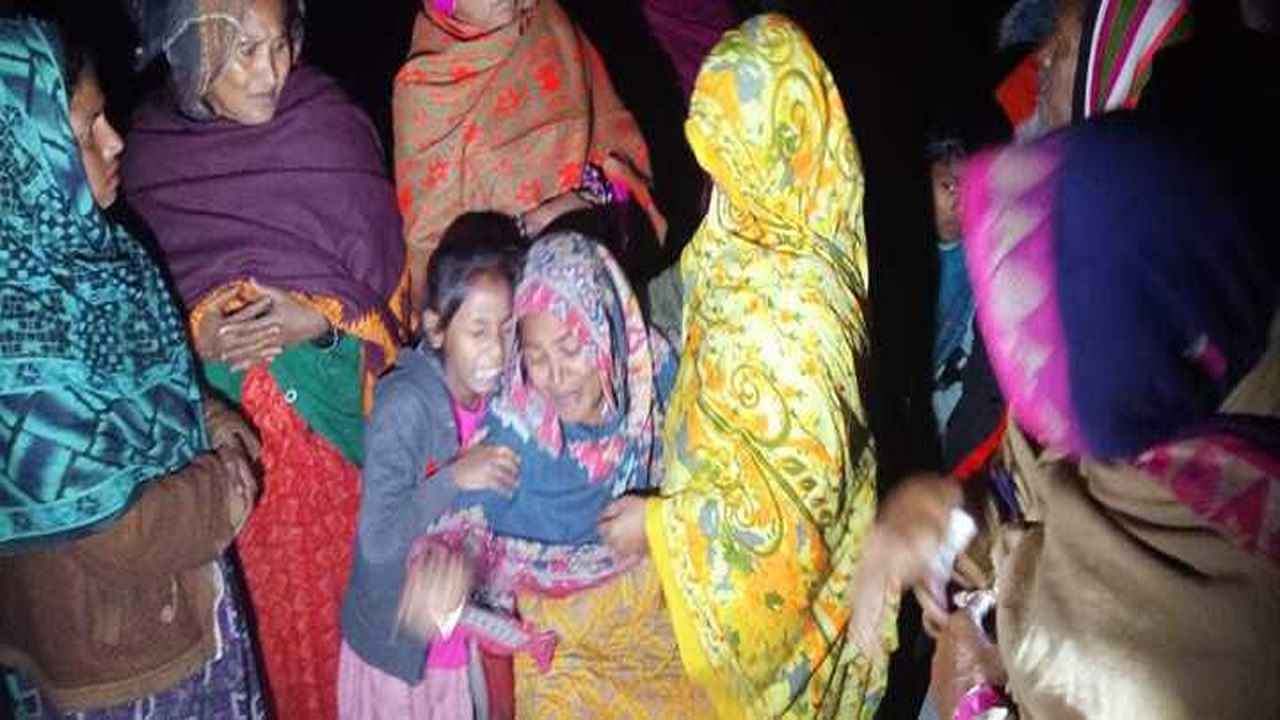 গাইবান্ধায় গাছ চাপা পড়ে ২ বোনের মৃত্যু