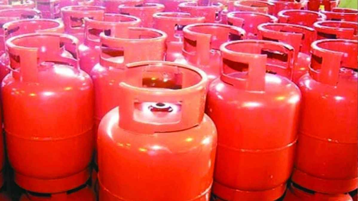 বছরের শুরুতেই বাড়ল এলপি গ্যাসের দাম