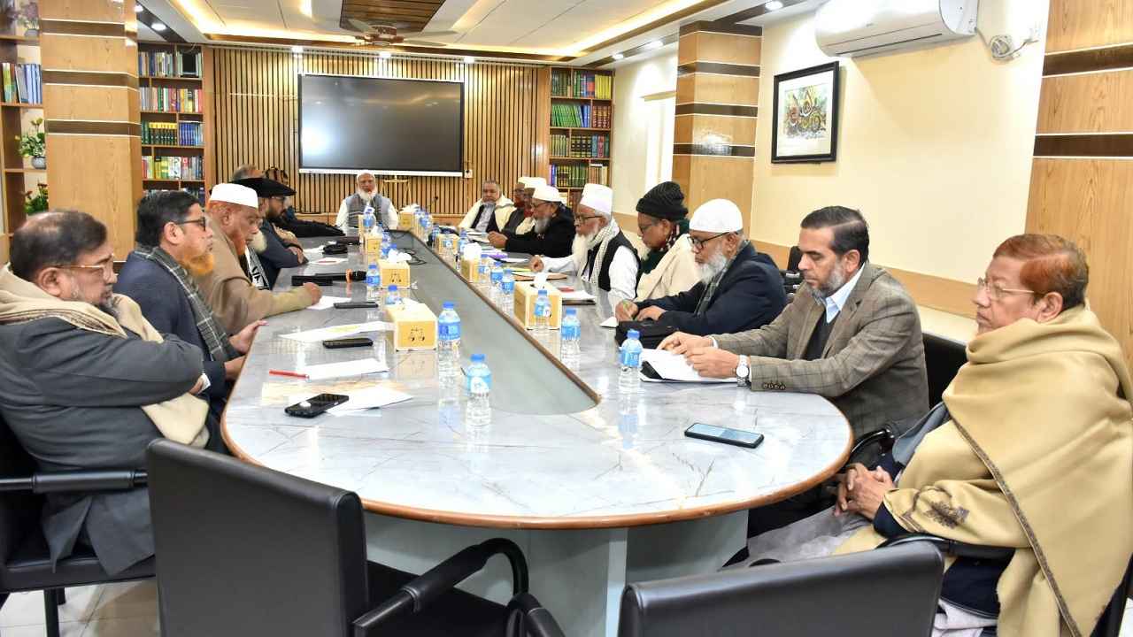 কিছু সরকারি কর্মকর্তা একটি বিশেষ দলের পক্ষে কাজ করছে: জামায়াত