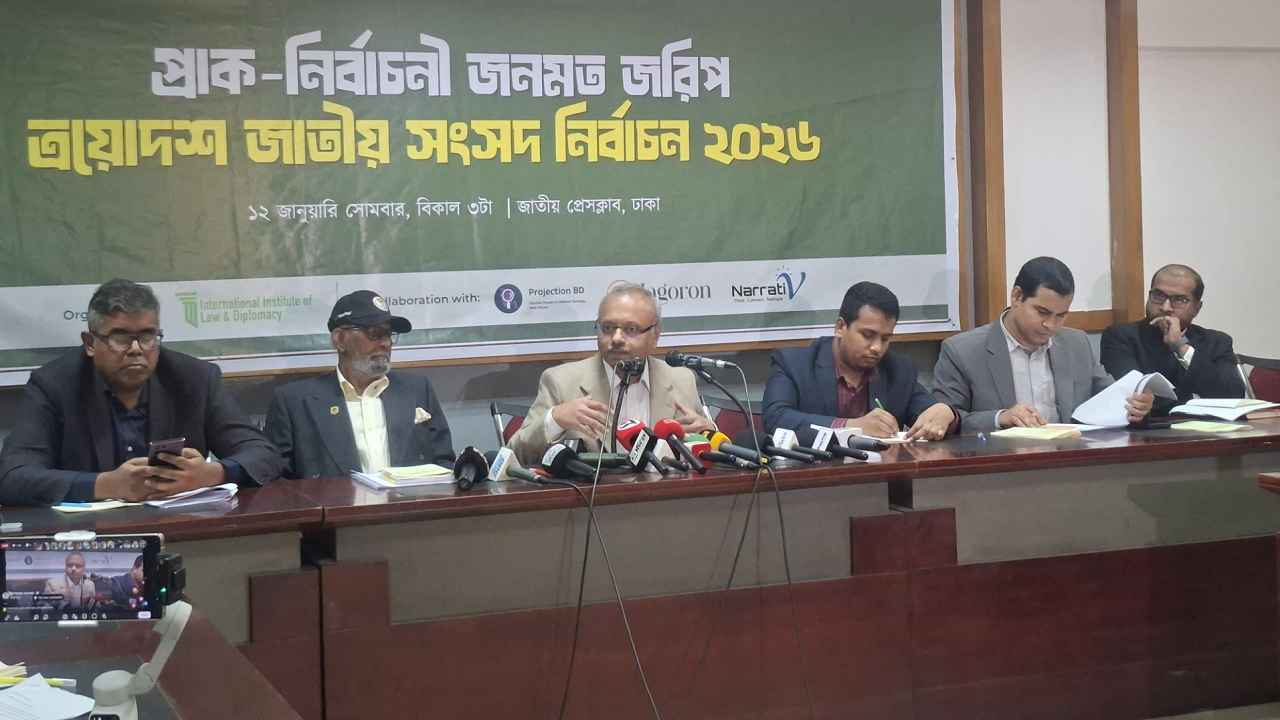 নতুন জরিপে বিএনপির কাঁধে নিশ্বাস ফেলছে জামায়াত!