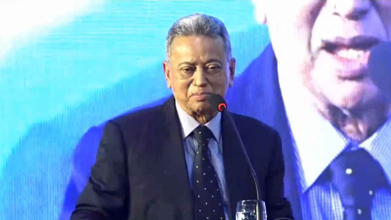 আস্থা পুনঃস্থাপনের দায়িত্ব রাজনীতিবিদদেরই: আমীর খসরু