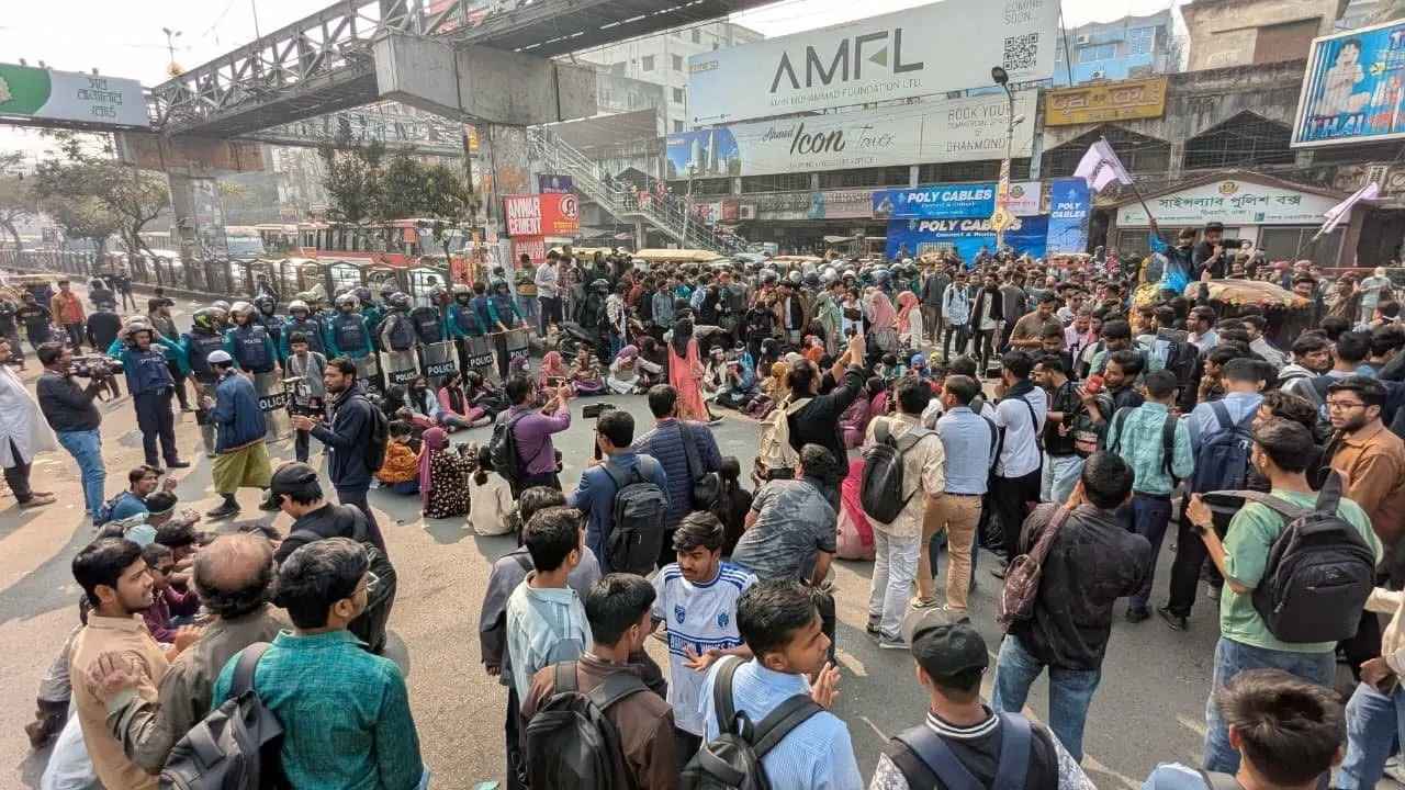 সাকিব হত্যা: নতুন কর্মসূচি দিয়ে ফার্মগেট ছাড়লেন শিক্ষার্থীরা