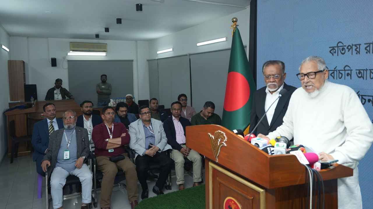 ইসির ভূমিকা নিয়ে আপত্তি বিএনপির, নির্বাচনে চাইল লেভেল প্লেয়িং ফিল্ড