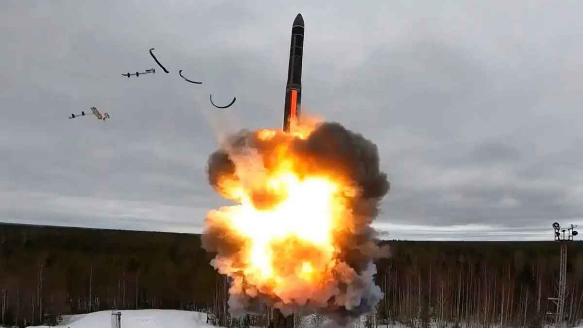 ইউক্রেনে শব্দের চেয়ে ১০ গুণ বেশি গতির ওরেশনিক ক্ষেপণাস্ত্র ছুড়ল রাশিয়া
