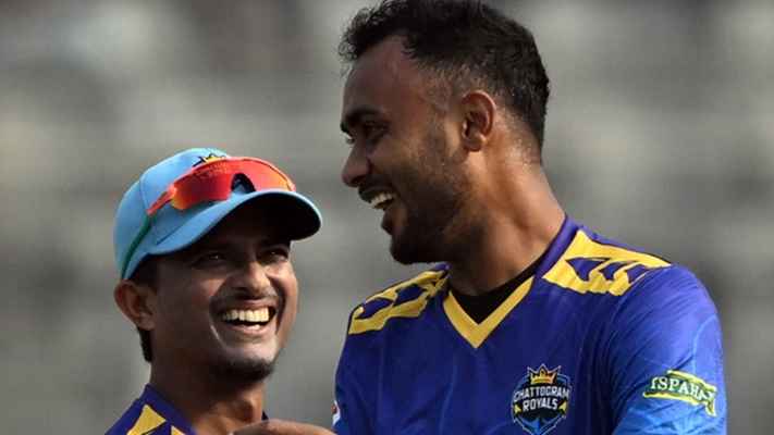 নোয়াখালীর বিপক্ষে বল হাতে রেকর্ড গড়লেন শরিফুল