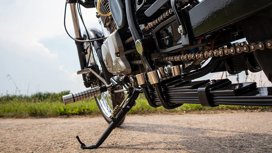 মোটরসাইকেল সাইড স্ট্যান্ডে রাখলে কি ইঞ্জিনের ক্ষতি হয়?