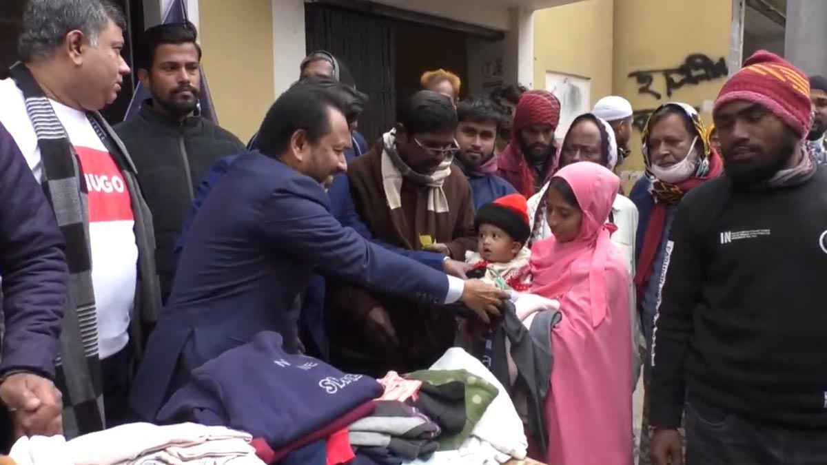 খালেদা জিয়ার রুহের মাগফেরাত কামনায় বিএনপি নেতা বাচ্চুর শীতবস্ত্র বিতরণ