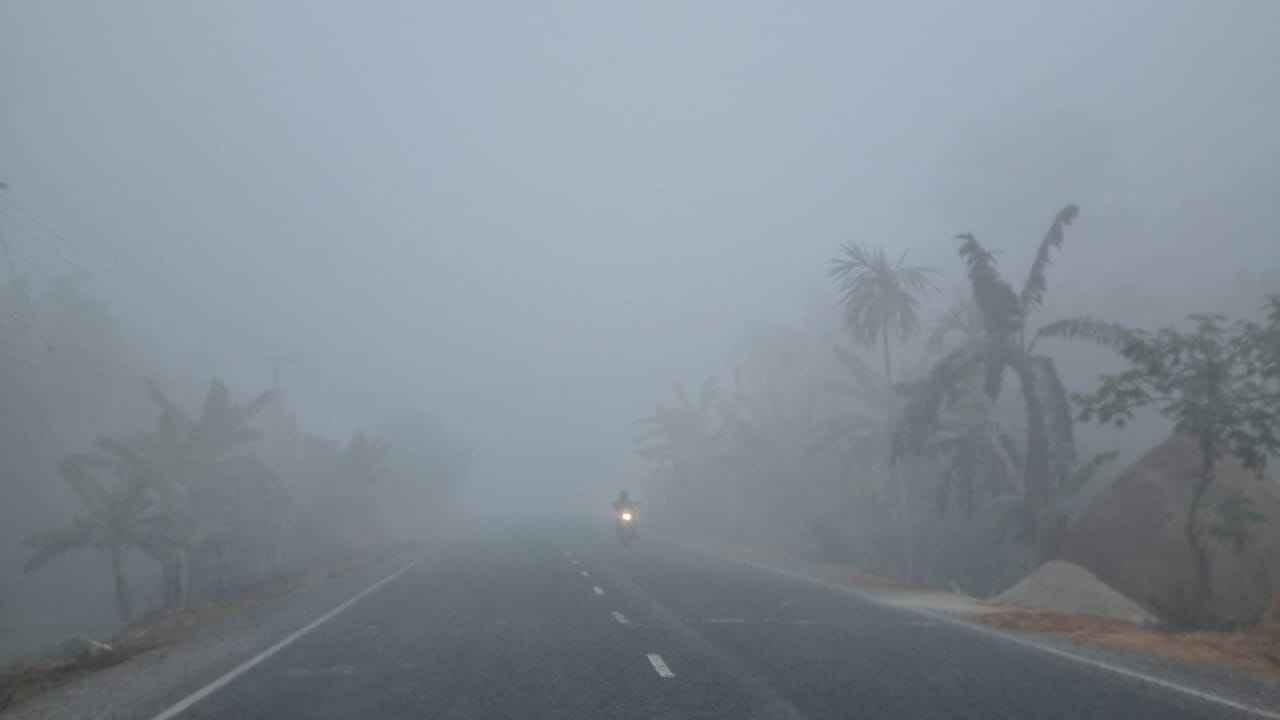 দুই দিন ধরে সূর্যের দেখা নেই, পঞ্চগড়ে তাপমাত্রা ১২ ডিগ্রির ঘরে