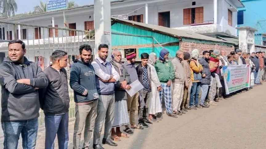 খালেদা জিয়াকে নিয়ে মন্তব্য, প্রতিবাদে মাদরাসা অধ্যক্ষের কক্ষে তালা