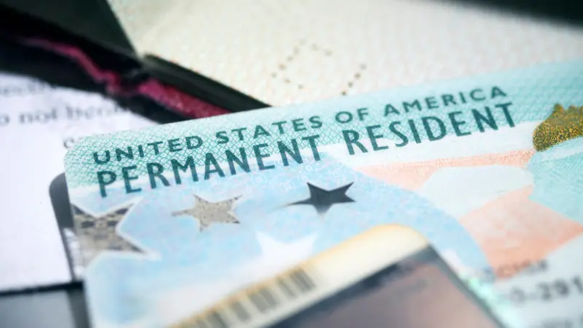 যুক্তরাষ্ট্রের ভিসা স্থগিতে যেসব সমস্যার মুখোমুখি প্রবাসী বাংলাদেশিরা