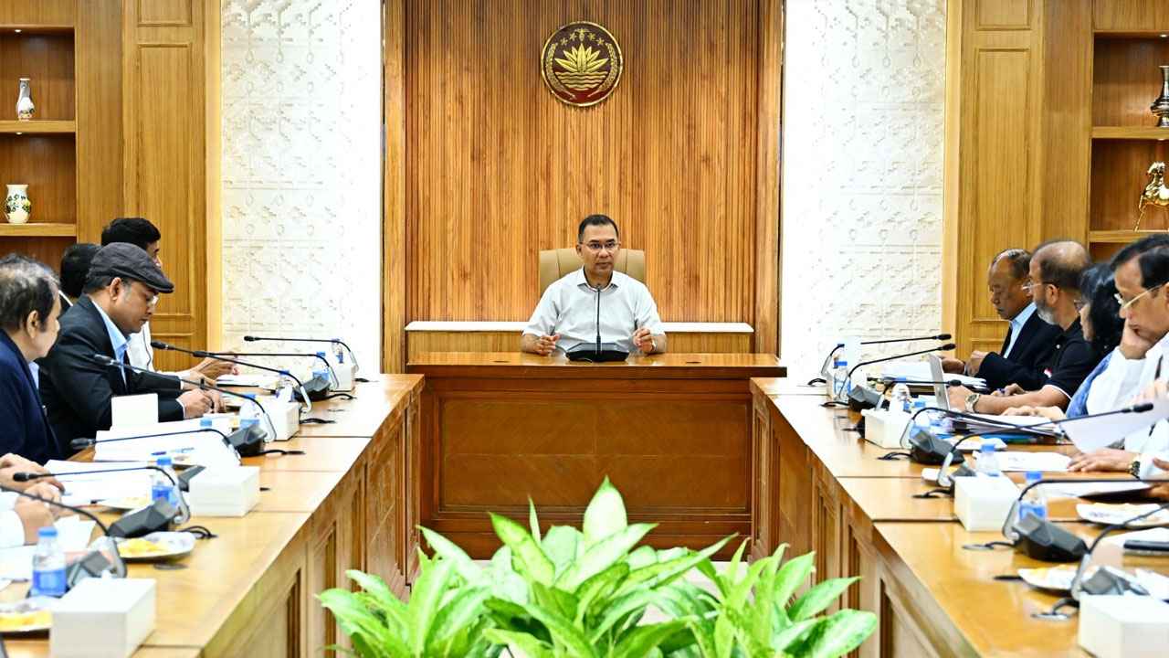 বায়ু ও শব্দদূষণ রোধে কঠোর পদক্ষেপের নির্দেশ প্রধানমন্ত্রীর