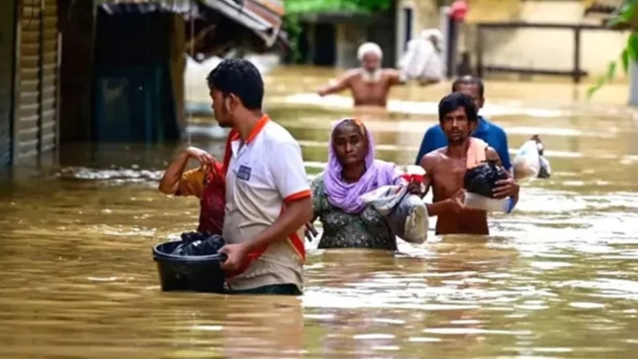১২ জেলায় বন্যার আভাস