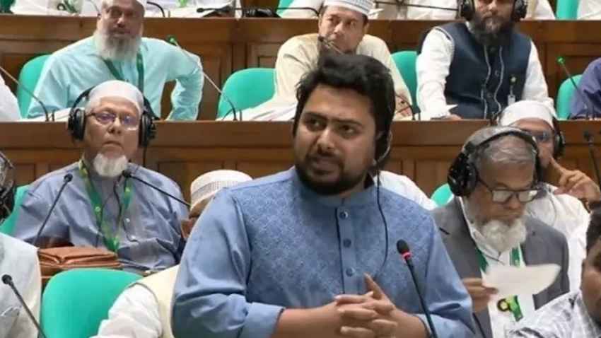 হাসিনাকে ফিরিয়ে রায় অবিলম্বে কার্যকর করতে হবে: নাহিদ