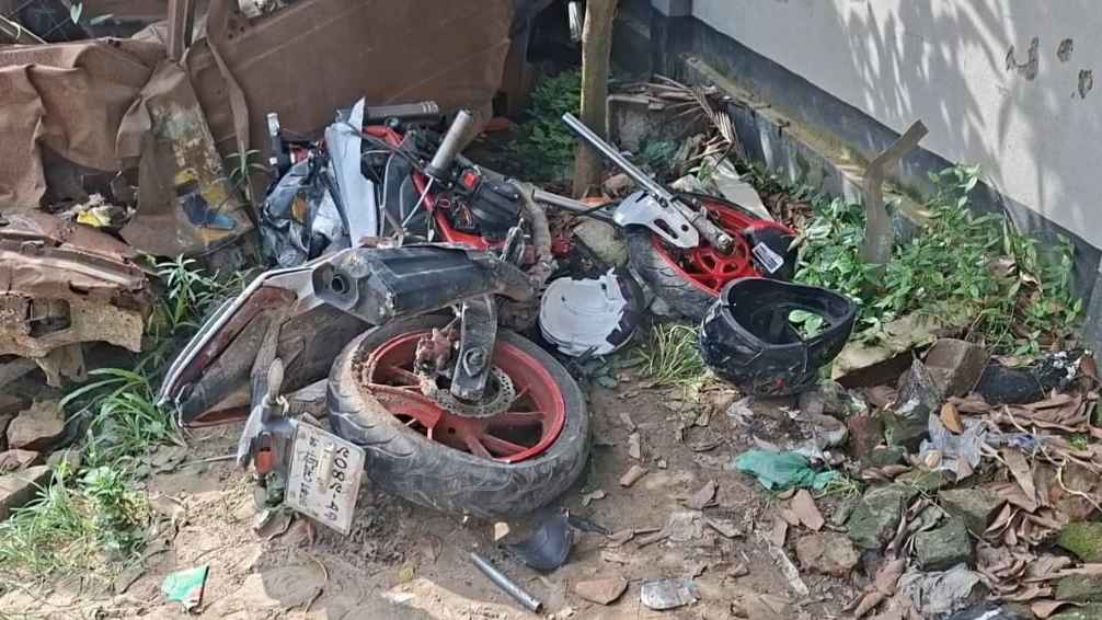 গাজীপুরে ট্রাকচাপায় মোটরসাইকেল আরোহী দুই বন্ধু নিহত