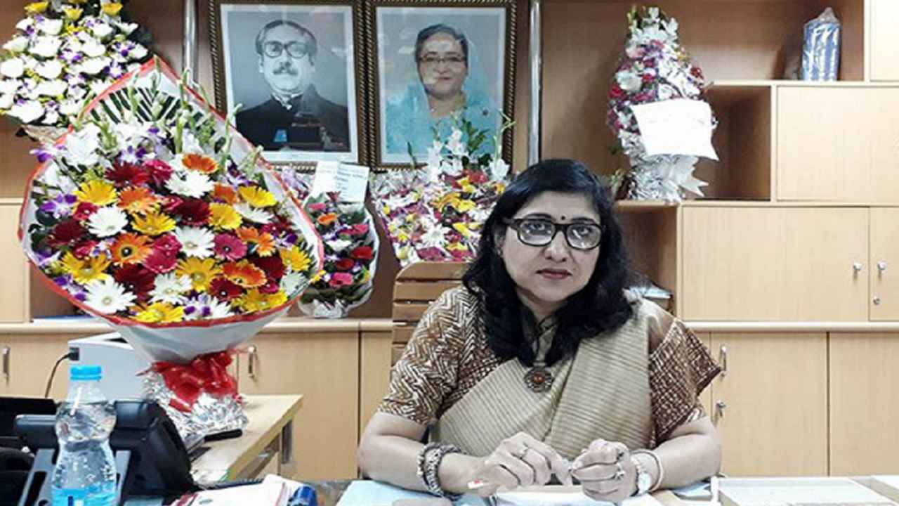 ঢাবির ৬ অধ্যাপককে অব্যাহতি, সাদেকা হালিমকে স্থায়ী বহিষ্কার