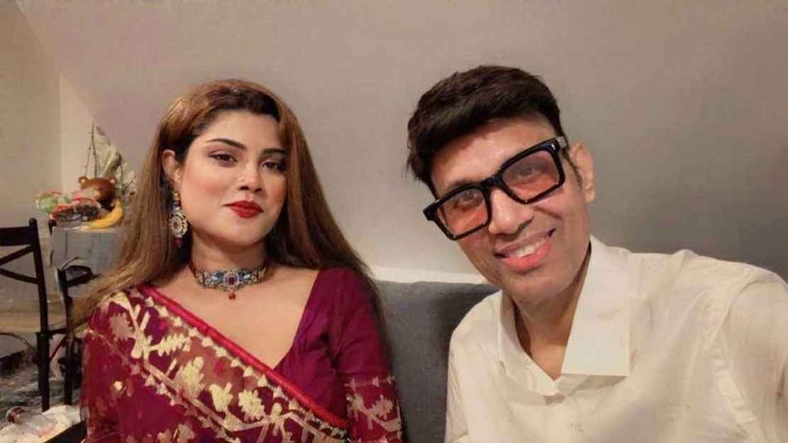 ‘আমার স্বামী এক হাসপাতালে কেমো নেয় অন্য হাসপাতালে আমার বাচ্চা হয়’