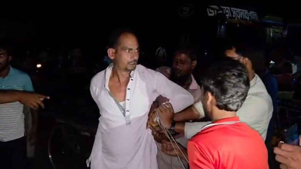 সরকারি সুবিধা দেওয়ার প্রলোভনে প্রতারণা, বিএনপি নেতাকে গণপিটুনি